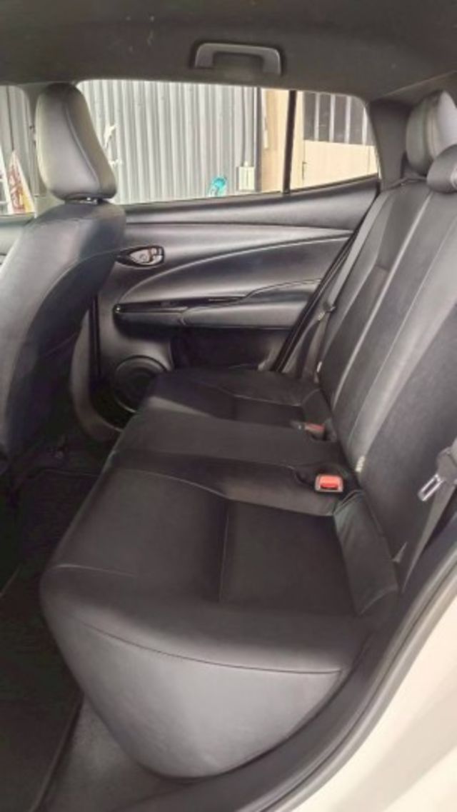 TOYOTA YARIS/可認證/倒車雷達/防滑循跡/黑頂棚  第13張相片