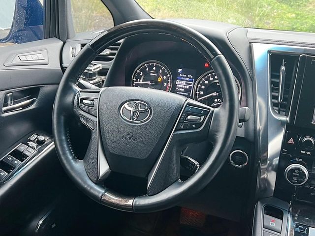 TOYOTA豐田 ALPHARD  第3張相片