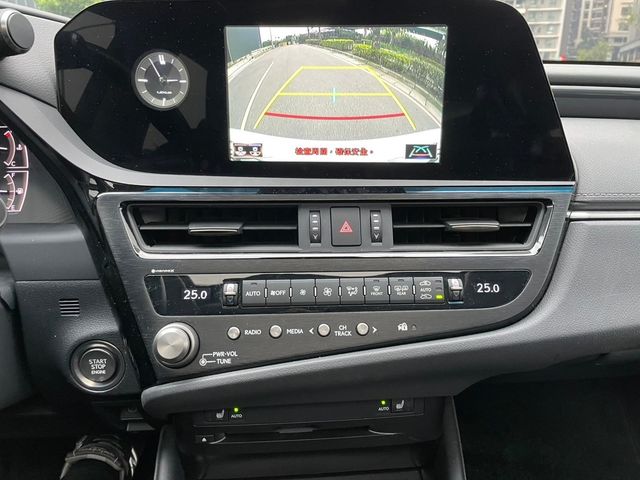 LEXUS凌志 ES200  第9張相片