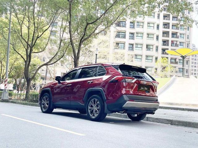 TOYOTA豐田 RAV4  第3張相片