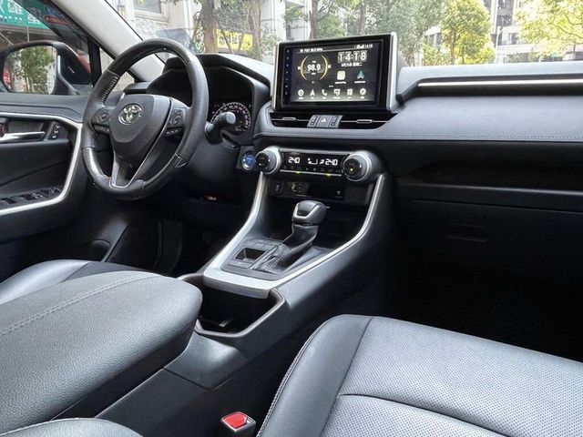 TOYOTA豐田 RAV4  第6張相片