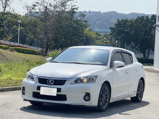 LEXUS凌志 CT200H  第1張相片