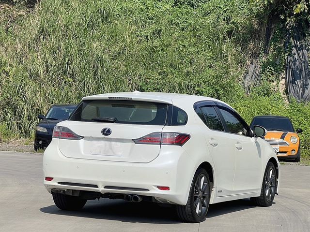 LEXUS凌志 CT200H  第2張相片