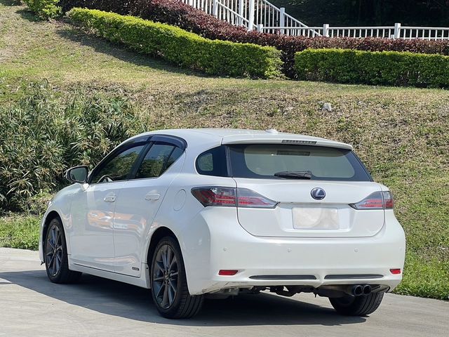 LEXUS凌志 CT200H  第4張相片