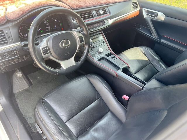 LEXUS凌志 CT200H  第5張相片