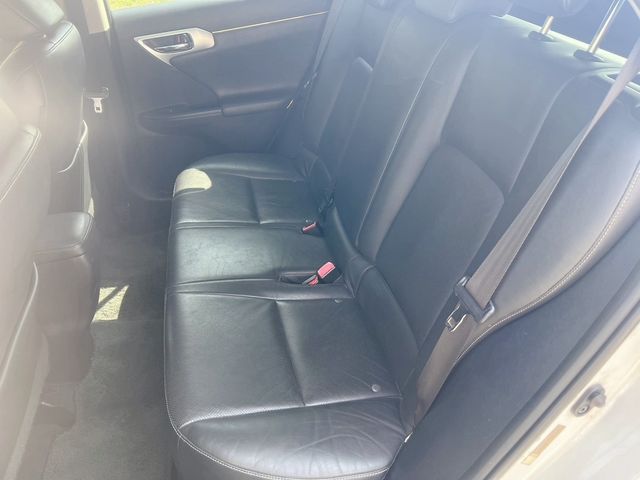 LEXUS凌志 CT200H  第6張相片