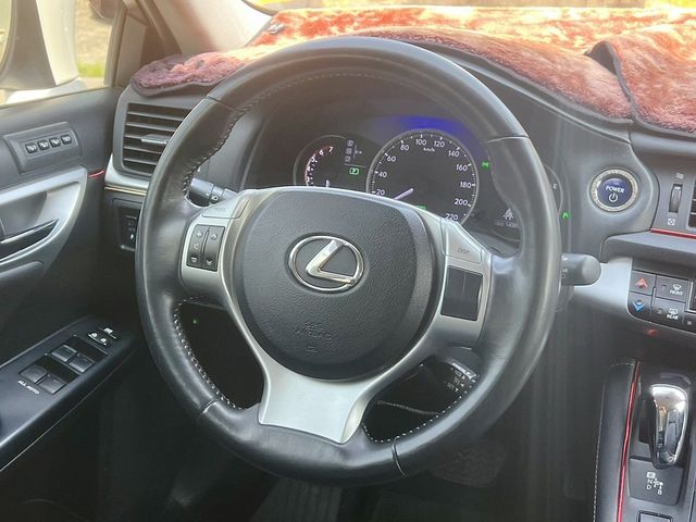 LEXUS凌志 CT200H  第7張相片