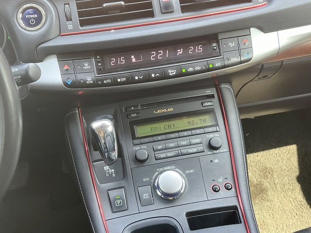 LEXUS凌志 CT200H  第8張相片