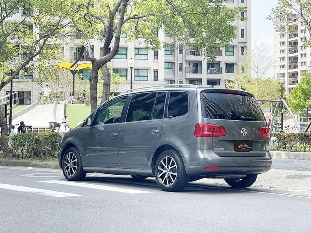 VOLKSWAGEN福斯 TOURAN  第3張相片