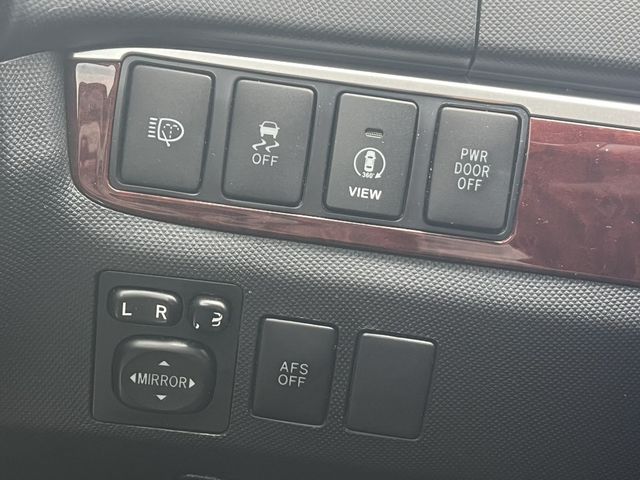 TOYOTA豐田 PREVIA  第10張相片