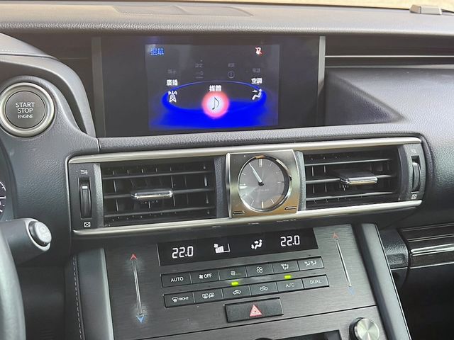 LEXUS凌志 IS 300  第7張相片