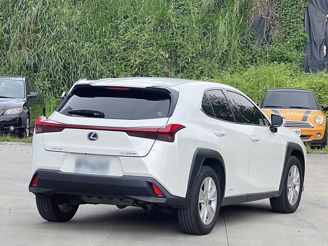 LEXUS凌志 UX250H  第3張相片