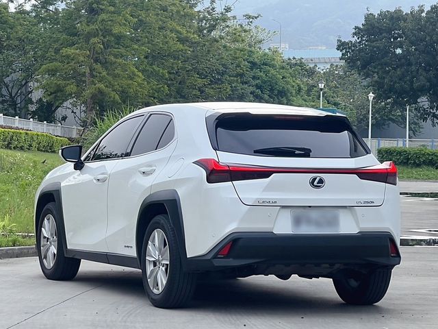 LEXUS凌志 UX250H  第4張相片