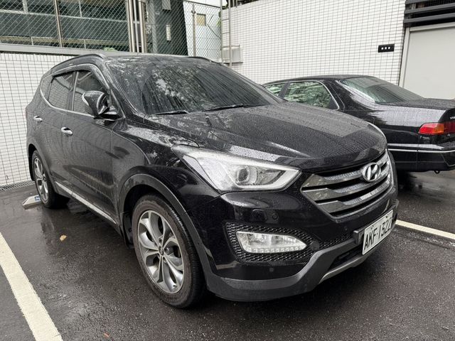 HYUNDAI現代 SANTA FE  第2張相片