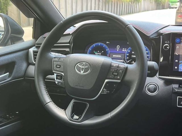 TOYOTA豐田 CAMRY  第3張相片