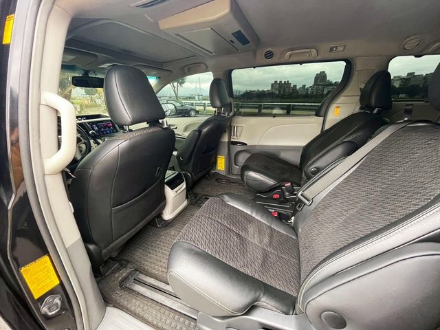 TOYOTA豐田 SIENNA  第6張相片