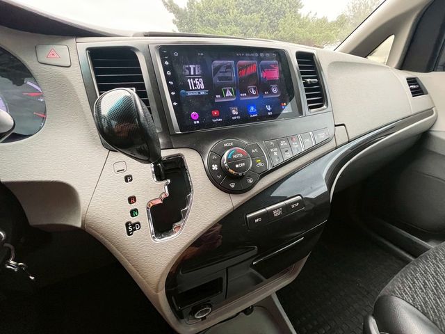 TOYOTA豐田 SIENNA  第9張相片