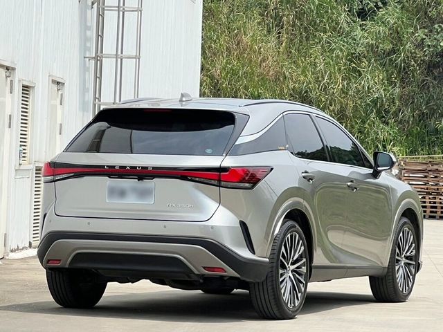 LEXUS凌志 RX350H  第13張相片