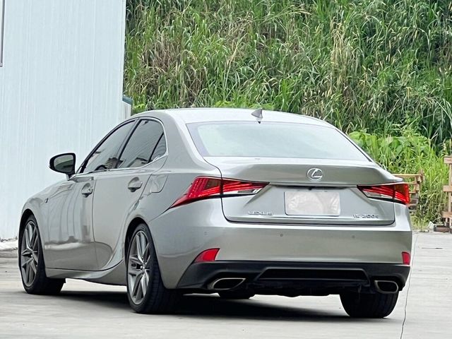 LEXUS凌志 IS200T  第2張相片
