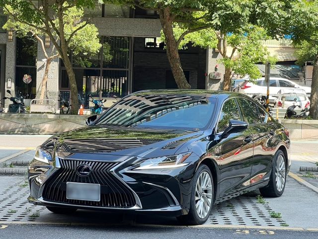 LEXUS凌志 ES300H  第1張相片