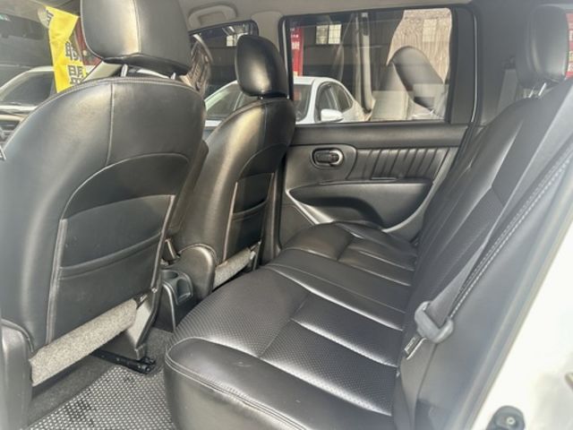 NISSAN日產 LIVINA  第7張相片