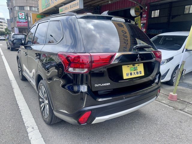 MITSUBISHI三菱 OUTLANDER  第5張相片