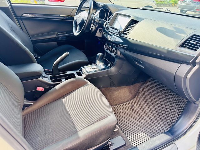 MITSUBISHI三菱 LANCER SPORTBACK  第7張相片