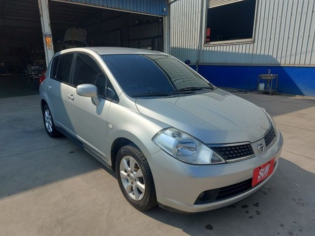 小車車~大大的空間!! 為您推薦生活中實用的好車..除了空間大! 也很耐操! 再遠的旅途依然伴著您上山下海..啪啪造唷!  第3張相片