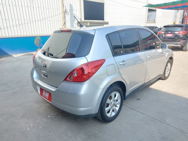 小車車~大大的空間!! 為您推薦生活中實用的好車..除了空間大! 也很耐操! 再遠的旅途依然伴著您上山下海..啪啪造唷!  第4張相片