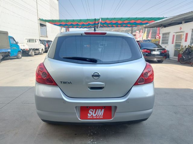 小車車~大大的空間!! 為您推薦生活中實用的好車..除了空間大! 也很耐操! 再遠的旅途依然伴著您上山下海..啪啪造唷!  第5張相片