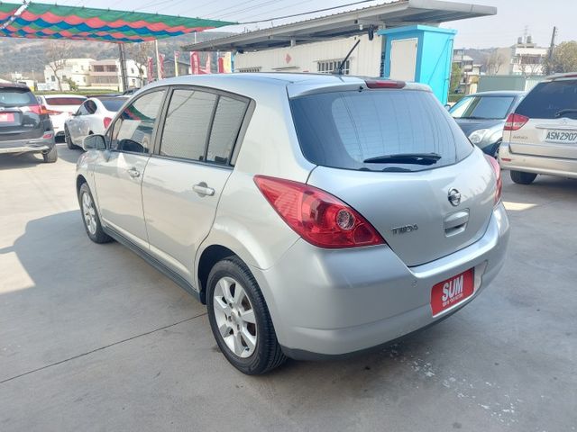 小車車~大大的空間!! 為您推薦生活中實用的好車..除了空間大! 也很耐操! 再遠的旅途依然伴著您上山下海..啪啪造唷!  第6張相片