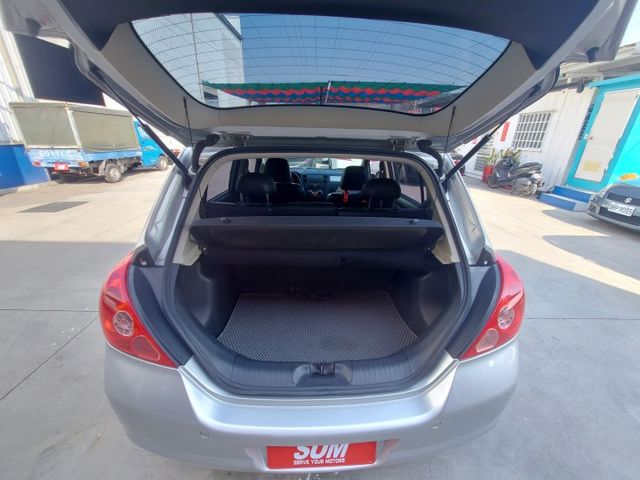 小車車~大大的空間!! 為您推薦生活中實用的好車..除了空間大! 也很耐操! 再遠的旅途依然伴著您上山下海..啪啪造唷!  第17張相片