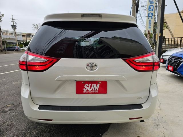 保證無事故車，無泡水車，有免鑰匙啟動，舒適大空間，第二排獨立座椅  第5張相片