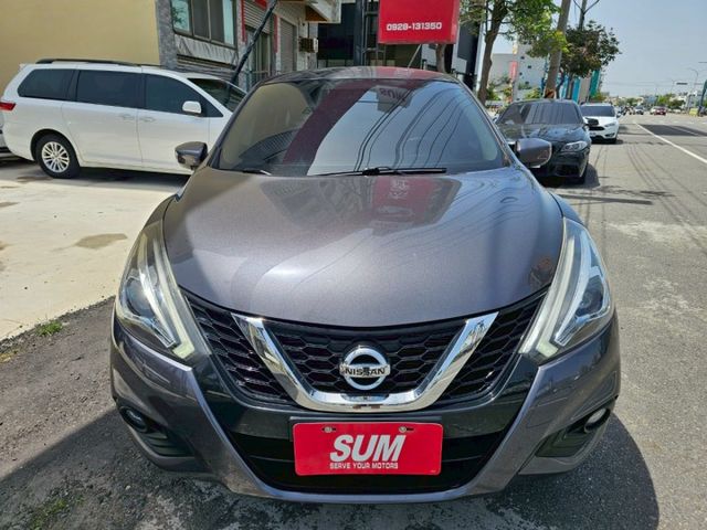魔術大空間 最大的小車 原廠保養 I KEY 電摺 胎壓偵測 大螢幕主機 倒車雷達 雙區恆溫 方向盤控制鍵 後座出風口  第8張相片