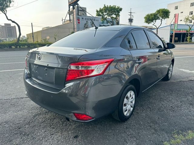 實車實價 省油好開 稅金便宜好停車 外型亮眼 都市小幫手  第4張相片