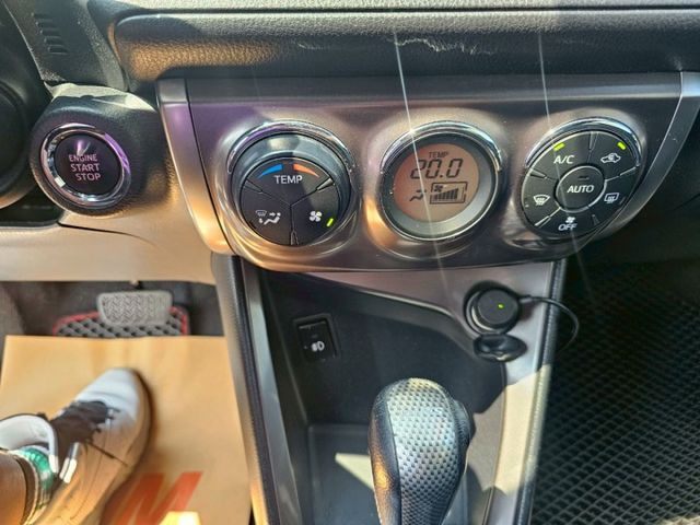 一手車 原鈑件 原廠保養 車美氣氛佳 省油好開省稅金好停車! I KEY 免鑰匙啟動 電摺後視鏡 恆溫空調 抬頭顯示器  第12張相片