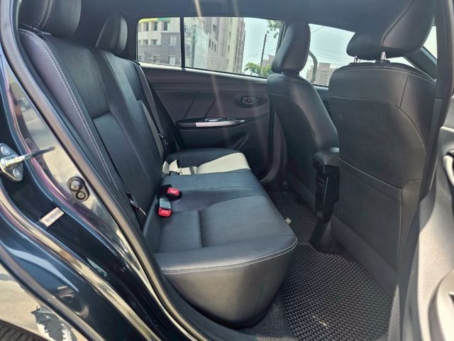 一手車 原鈑件 原廠保養 車美氣氛佳 省油好開省稅金好停車! I KEY 免鑰匙啟動 電摺後視鏡 恆溫空調 抬頭顯示器  第17張相片