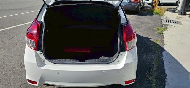 原廠保養 正一手女用車 i key免鑰匙啟動 電摺後視鏡 多功能原廠大螢幕影音 導航 電視 藍芽 倒車顯影 兒童安全鎖  第5張相片