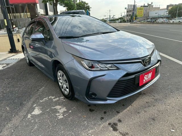 全車原鈑件 內外還有新車的味道 配備定速 自動跟車系統 胎壓偵測 巡跡防滑系統 sport模式 方向盤控制鍵 兒童安全鎖  第3張相片