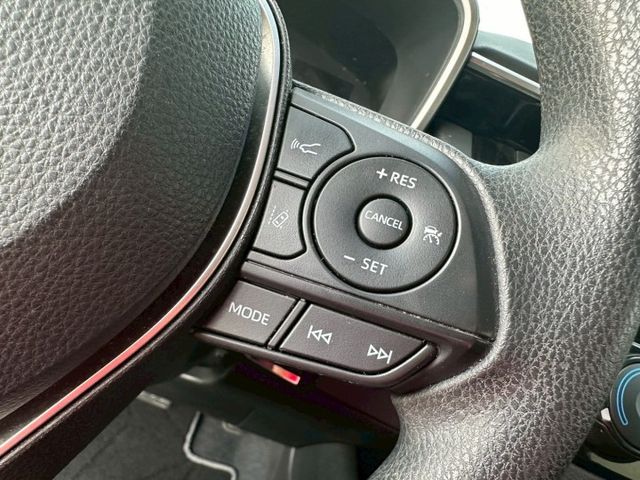 全車原鈑件 內外還有新車的味道 配備定速 自動跟車系統 胎壓偵測 巡跡防滑系統 sport模式 方向盤控制鍵 兒童安全鎖  第12張相片