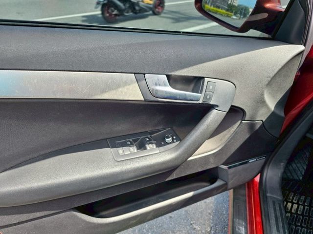 小巧可愛女用車 最佳的防護 行車最安全 空間適宜 亮眼的城市小鋼炮 動靜皆美 歡迎來試乘..  第7張相片