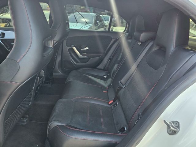 小改款一手女用車 I KEY摸門解鎖 一體成型液晶顯示器 眾多配備不及備載 來看了就想買!  第16張相片