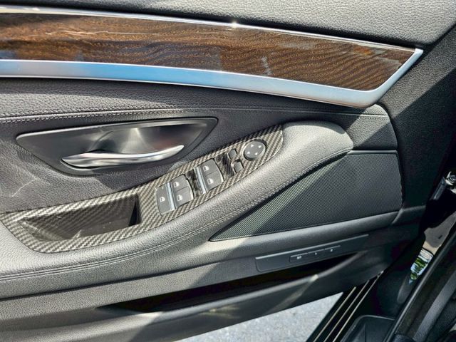 不想花費太多金錢開進口車的首選 油耗漂亮 好顧好養 全車原鈑件 3種駕駛模式 360環景 HK音響 輪胎剛換4條米其林  第8張相片