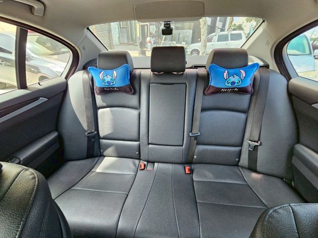 不想花費太多金錢開進口車的首選 油耗漂亮 好顧好養 全車原鈑件 3種駕駛模式 360環景 HK音響 輪胎剛換4條米其林  第14張相片