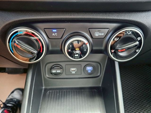 又一台一手女用車 最新八核心影音安卓機 前後錄鏡頭 倒車顯影 六種駕駛模式 省油 妥善率高 風靡都會跨世代休旅  第16張相片