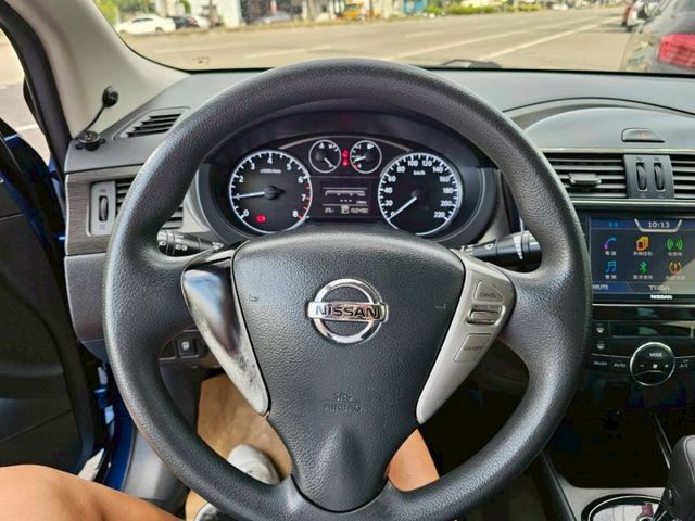 單純勤勞一手美車 大螢幕影音安卓機 胎壓偵測 盲點偵測 倒車顯影 大空間 省稅金 氣氛佳  第10張相片