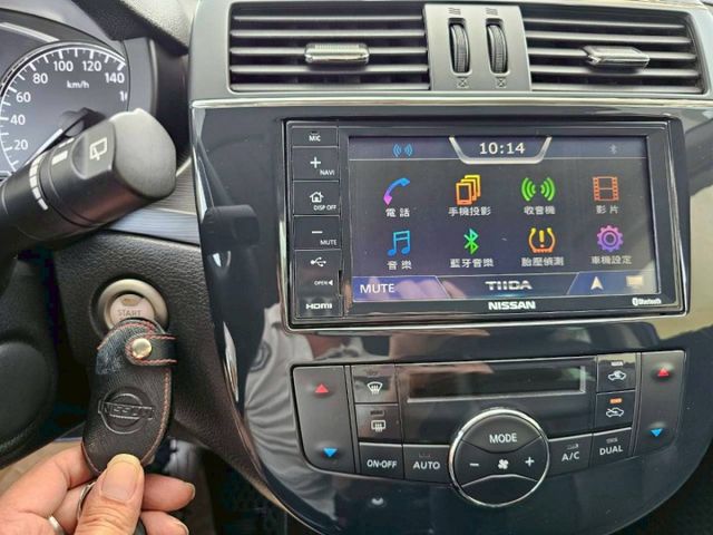 單純勤勞一手美車 大螢幕影音安卓機 胎壓偵測 盲點偵測 倒車顯影 大空間 省稅金 氣氛佳  第11張相片
