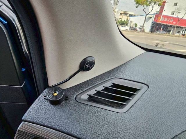 單純勤勞一手美車 大螢幕影音安卓機 胎壓偵測 盲點偵測 倒車顯影 大空間 省稅金 氣氛佳  第13張相片