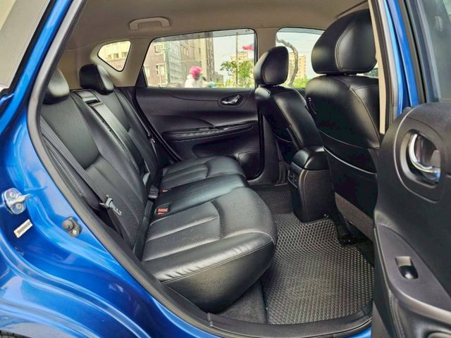 單純勤勞一手美車 大螢幕影音安卓機 胎壓偵測 盲點偵測 倒車顯影 大空間 省稅金 氣氛佳  第16張相片