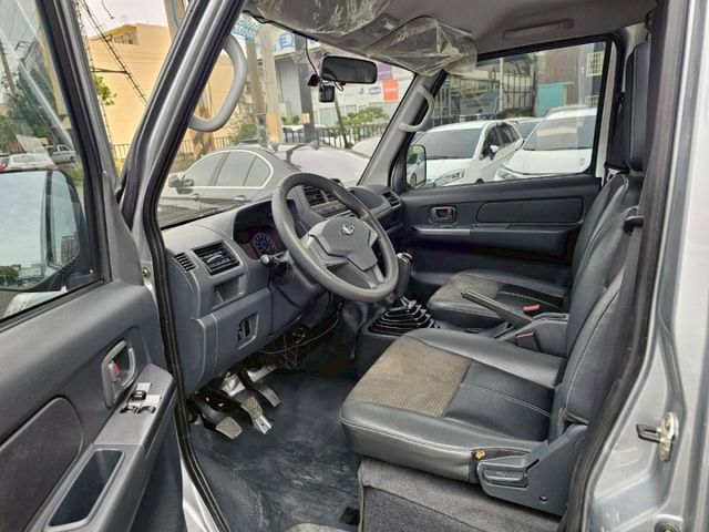 大家都用的到的小貨車 手排有力 內裝乾淨如新 無事故 無泡水 妥妥的賺錢車 歡迎來電預約賞車  第7張相片